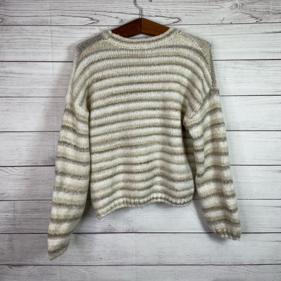 Women’s Z Supply Sweatshirt - Picture 2 of 5